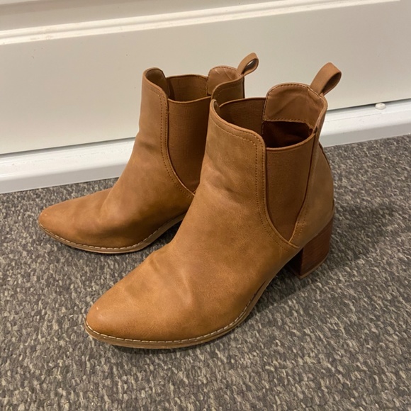 Brown ankle boots - Picture 2 of 5